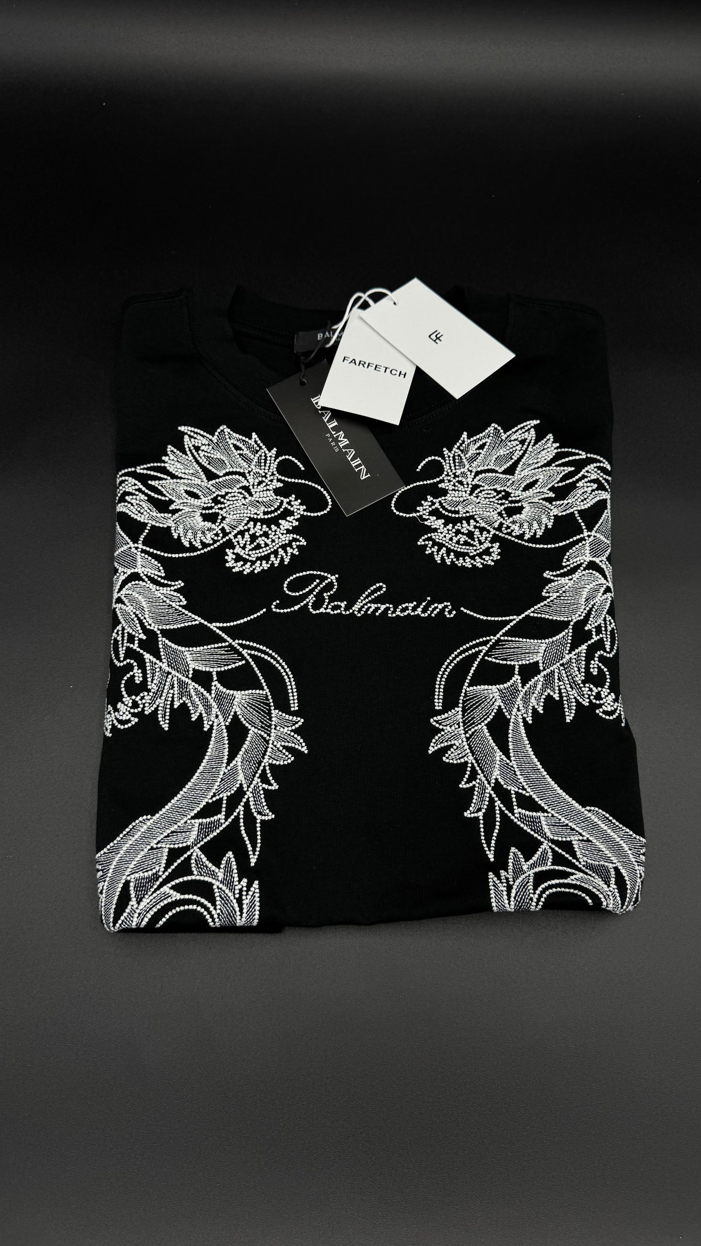 Playera Balmain Bordada G5. Talla M