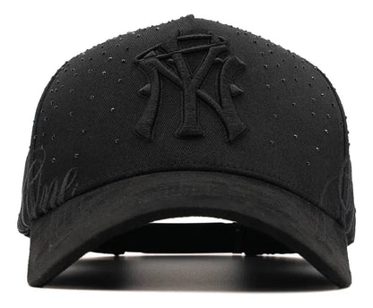 31 Hats Forever Black